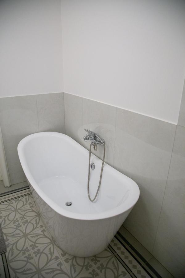 Velky 3-Izbovy Apartman Bratislava-Stare Mesto Exterior foto